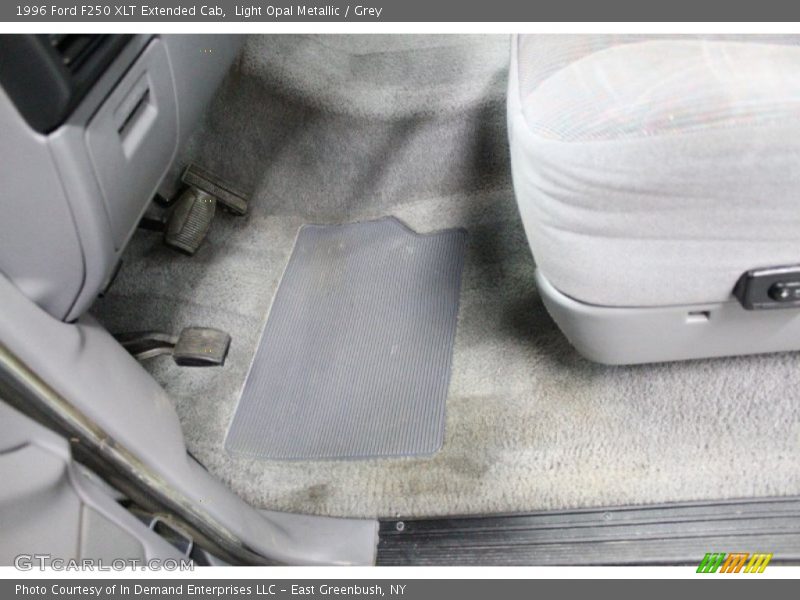 Light Opal Metallic / Grey 1996 Ford F250 XLT Extended Cab