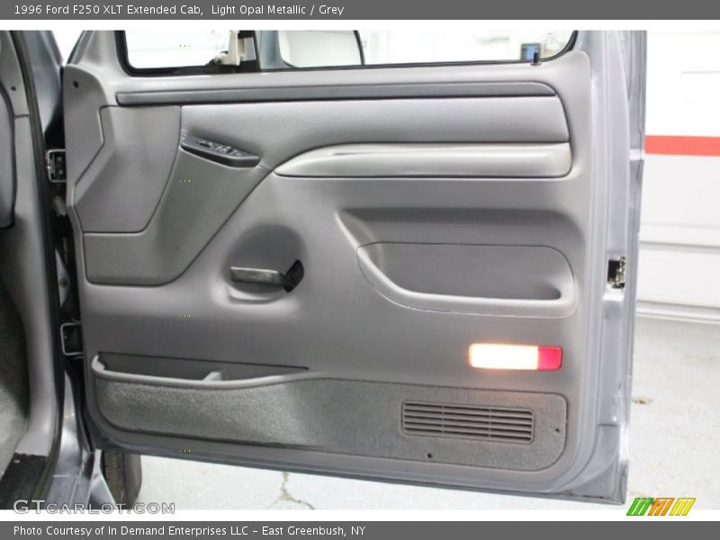 Light Opal Metallic / Grey 1996 Ford F250 XLT Extended Cab