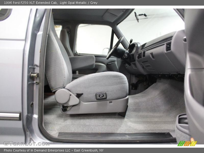 Light Opal Metallic / Grey 1996 Ford F250 XLT Extended Cab