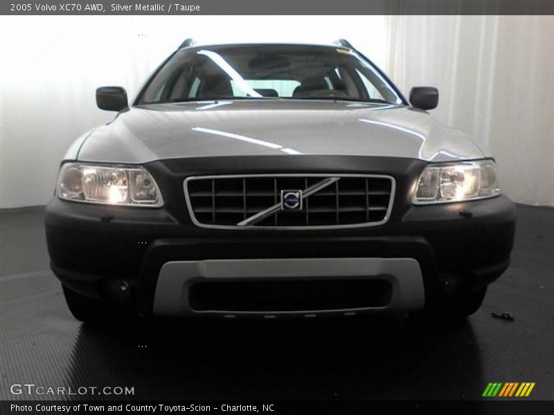 Silver Metallic / Taupe 2005 Volvo XC70 AWD