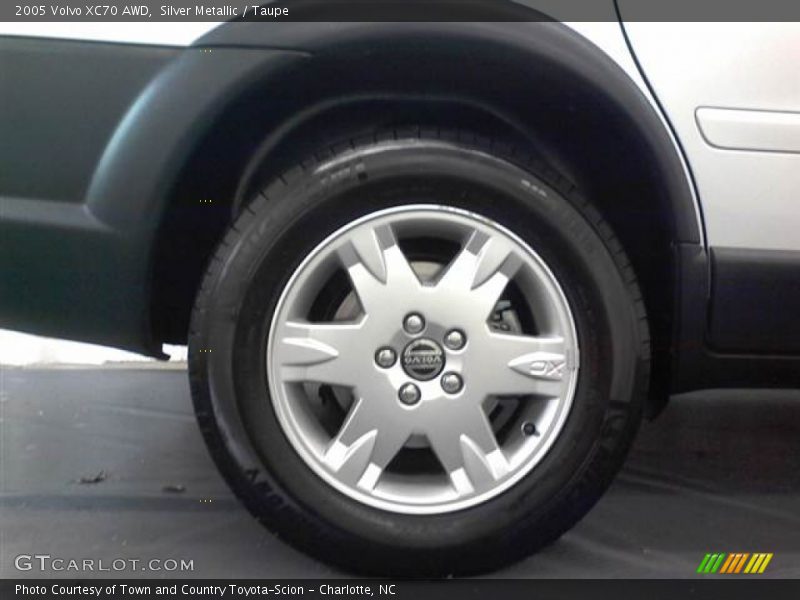 Silver Metallic / Taupe 2005 Volvo XC70 AWD