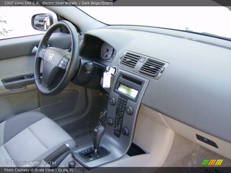 Electric Silver Metallic / Dark Beige/Quartz 2007 Volvo S40 2.4i