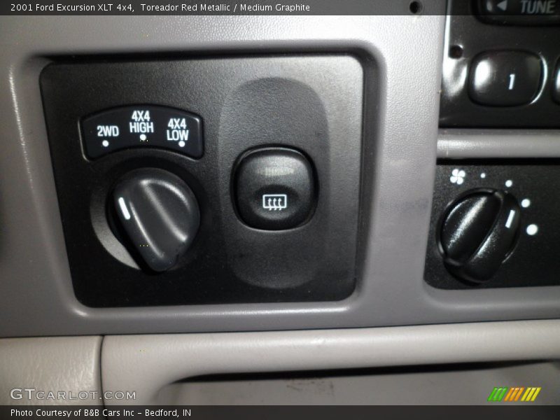 Toreador Red Metallic / Medium Graphite 2001 Ford Excursion XLT 4x4