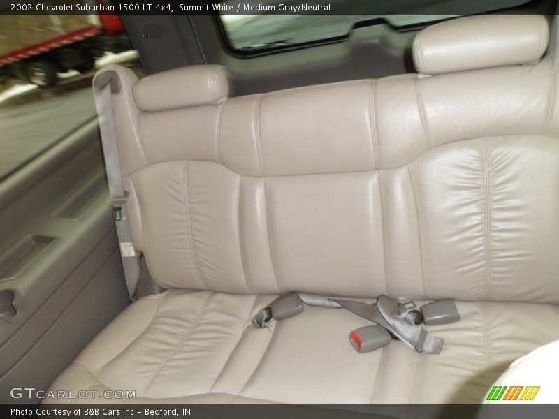 Summit White / Medium Gray/Neutral 2002 Chevrolet Suburban 1500 LT 4x4