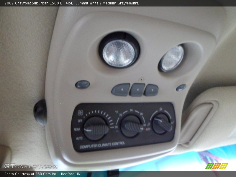 Summit White / Medium Gray/Neutral 2002 Chevrolet Suburban 1500 LT 4x4