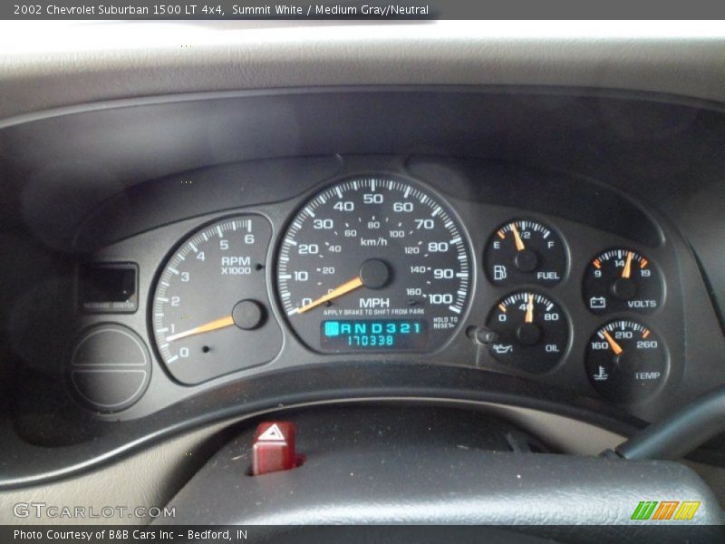Summit White / Medium Gray/Neutral 2002 Chevrolet Suburban 1500 LT 4x4