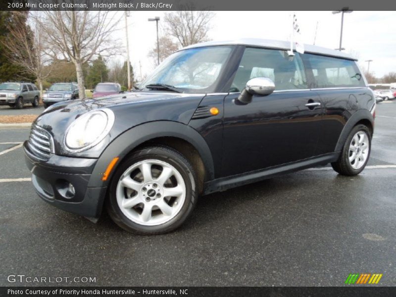 Front 3/4 View of 2009 Cooper Clubman