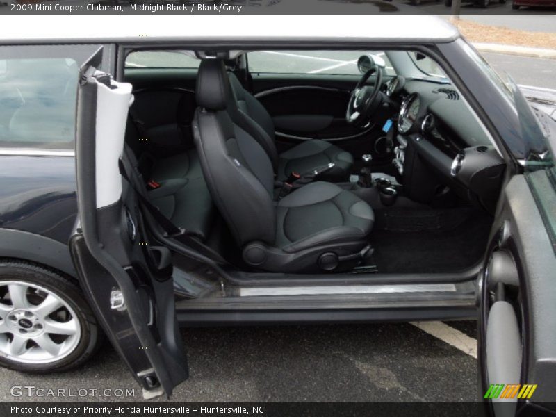  2009 Cooper Clubman Black/Grey Interior