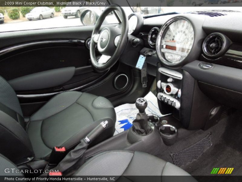  2009 Cooper Clubman Black/Grey Interior