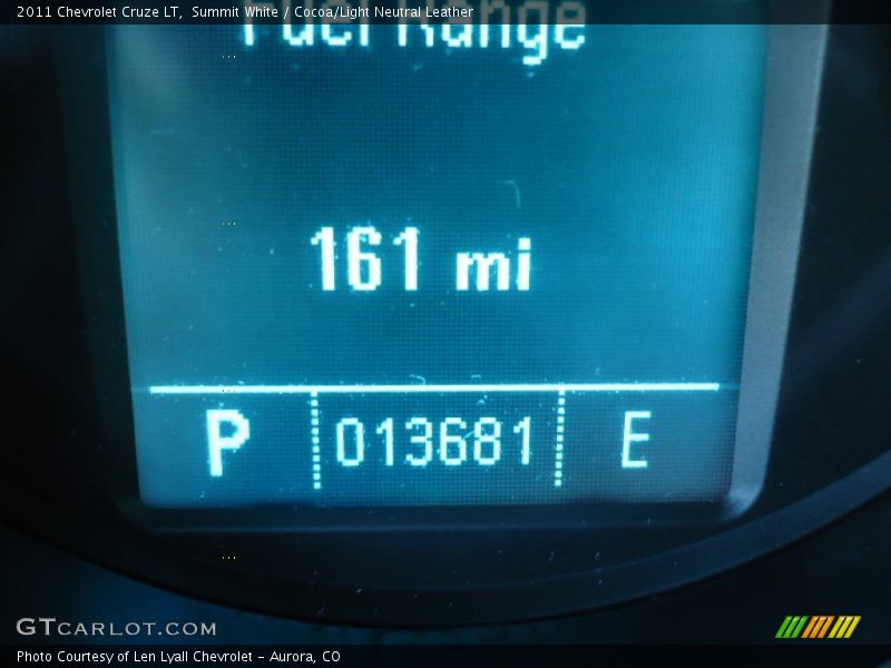 Summit White / Cocoa/Light Neutral Leather 2011 Chevrolet Cruze LT