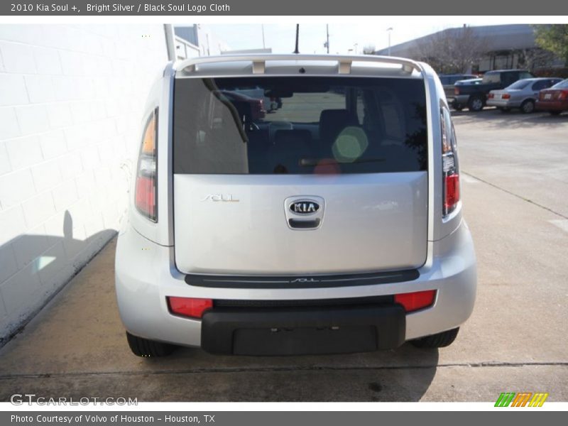 Bright Silver / Black Soul Logo Cloth 2010 Kia Soul +