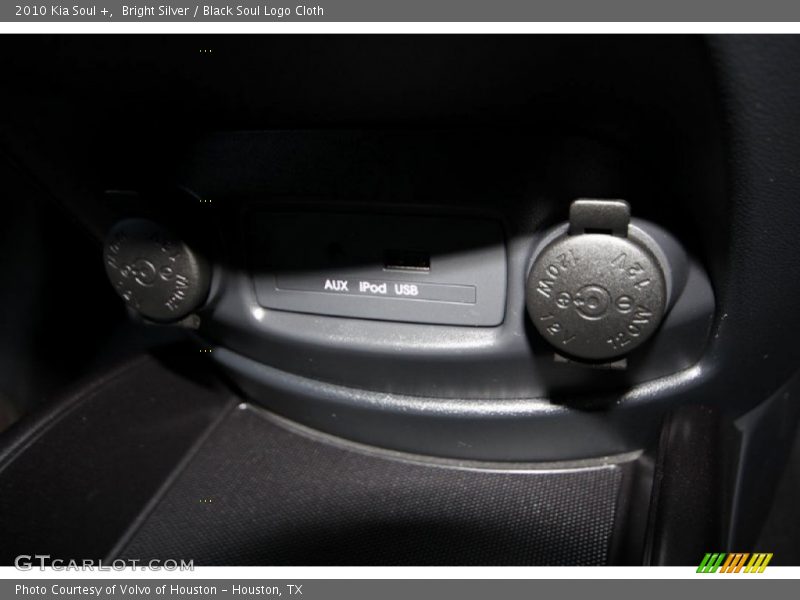 Bright Silver / Black Soul Logo Cloth 2010 Kia Soul +