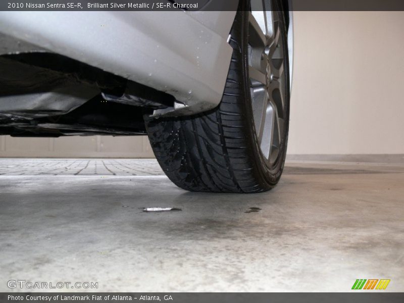 Brilliant Silver Metallic / SE-R Charcoal 2010 Nissan Sentra SE-R