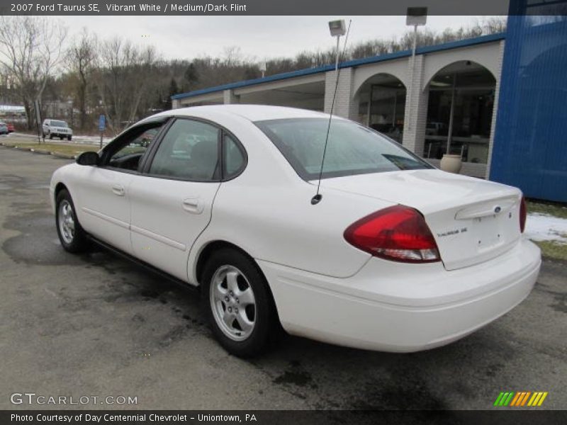 Vibrant White / Medium/Dark Flint 2007 Ford Taurus SE