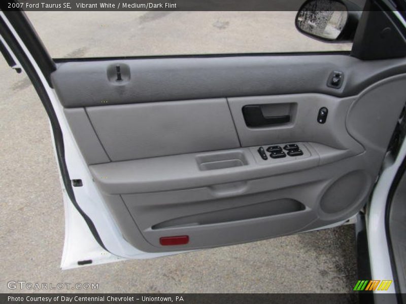 Vibrant White / Medium/Dark Flint 2007 Ford Taurus SE
