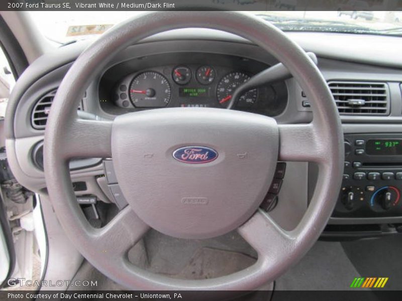 Vibrant White / Medium/Dark Flint 2007 Ford Taurus SE