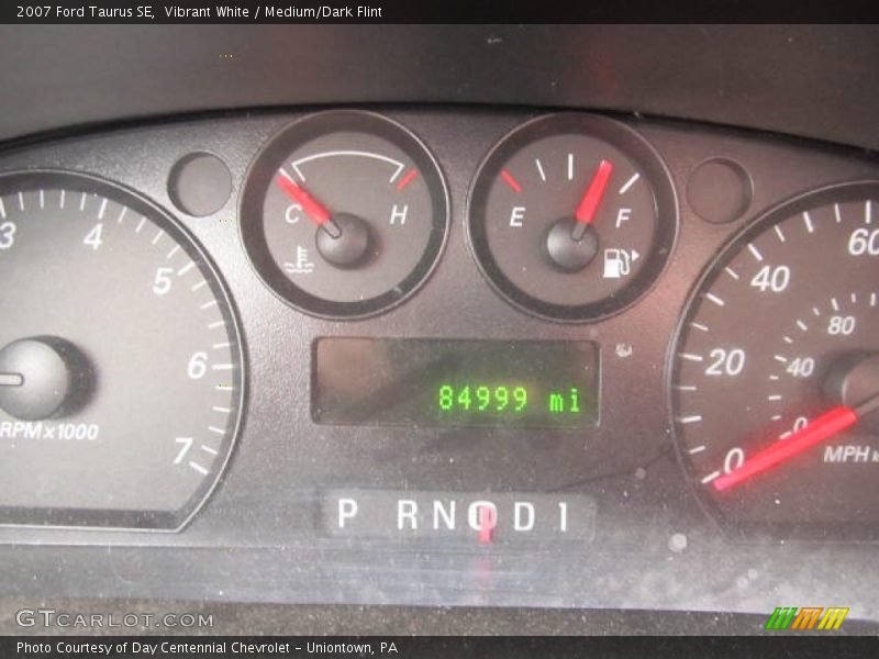 Vibrant White / Medium/Dark Flint 2007 Ford Taurus SE
