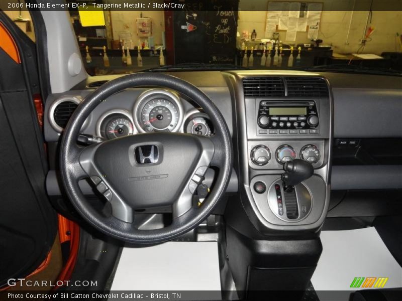 Dashboard of 2006 Element EX-P
