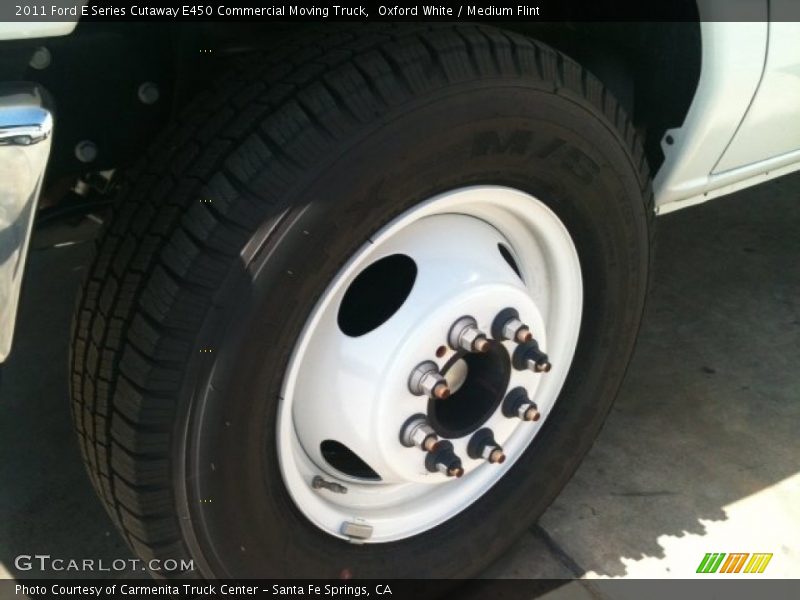  2011 E Series Cutaway E450 Commercial Moving Truck Wheel