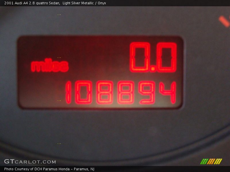 Light Silver Metallic / Onyx 2001 Audi A4 2.8 quattro Sedan