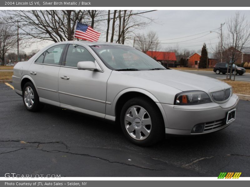 Front 3/4 View of 2004 LS V6