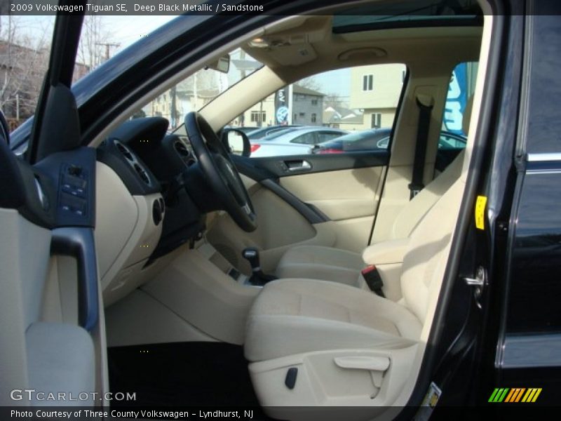 Deep Black Metallic / Sandstone 2009 Volkswagen Tiguan SE