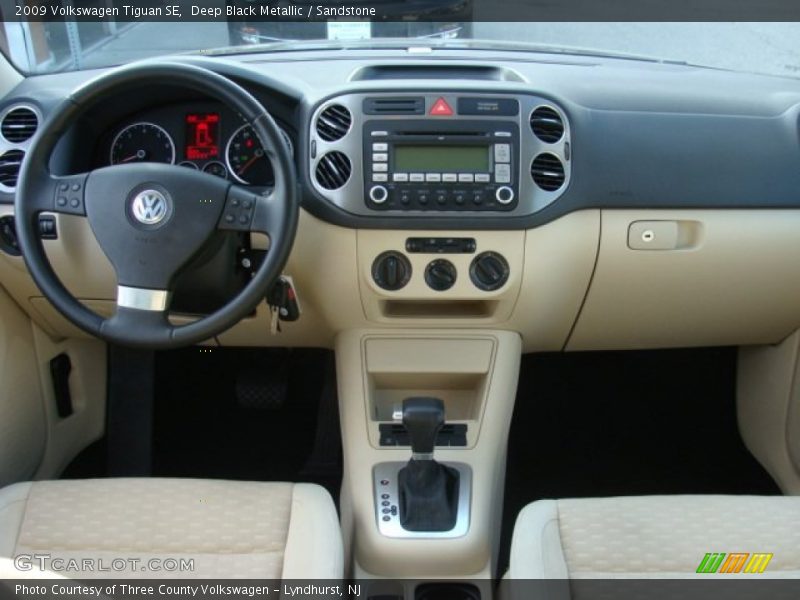 Dashboard of 2009 Tiguan SE