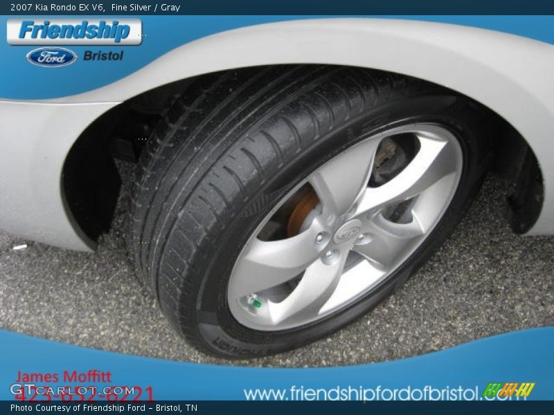 Fine Silver / Gray 2007 Kia Rondo EX V6