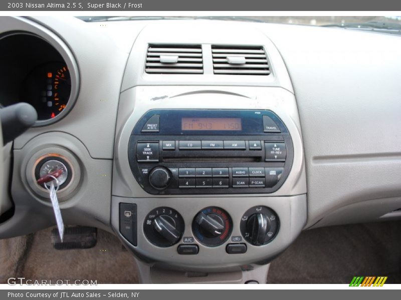 Super Black / Frost 2003 Nissan Altima 2.5 S
