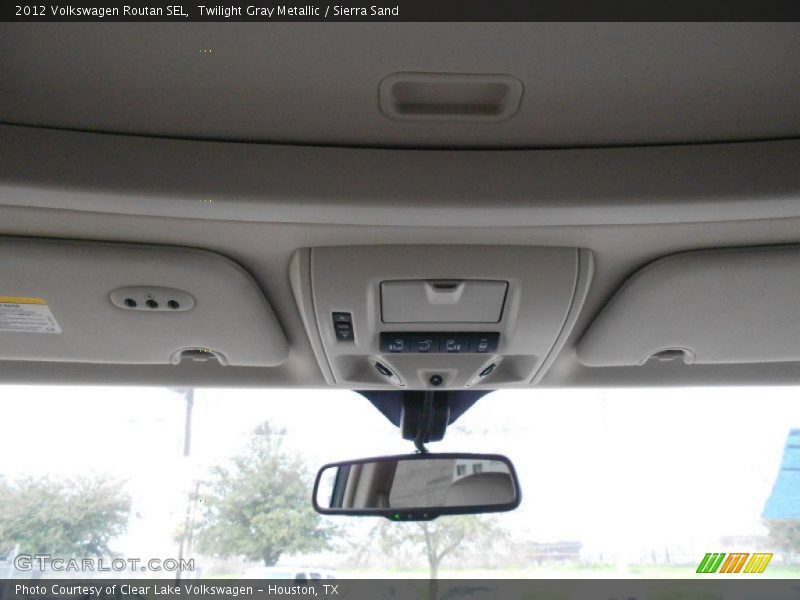 Twilight Gray Metallic / Sierra Sand 2012 Volkswagen Routan SEL