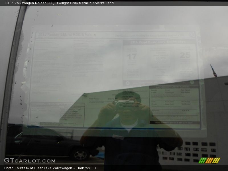 Twilight Gray Metallic / Sierra Sand 2012 Volkswagen Routan SEL