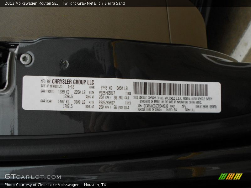 Twilight Gray Metallic / Sierra Sand 2012 Volkswagen Routan SEL