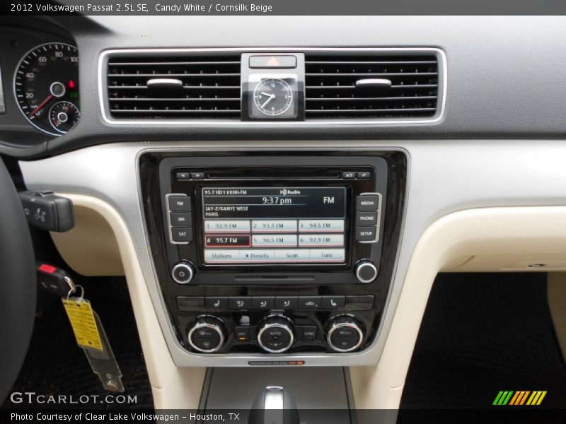 Candy White / Cornsilk Beige 2012 Volkswagen Passat 2.5L SE