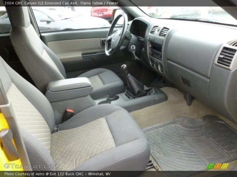  2004 Canyon SLE Extended Cab 4x4 Pewter Interior