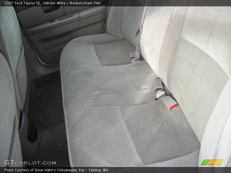 Vibrant White / Medium/Dark Flint 2007 Ford Taurus SE