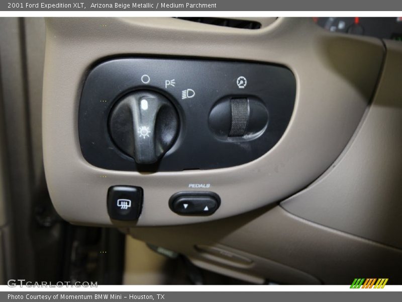 Arizona Beige Metallic / Medium Parchment 2001 Ford Expedition XLT