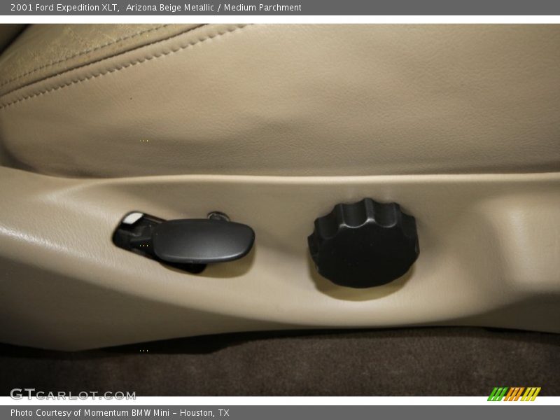 Arizona Beige Metallic / Medium Parchment 2001 Ford Expedition XLT