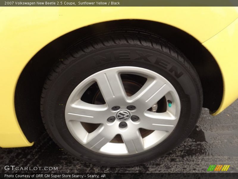 Sunflower Yellow / Black 2007 Volkswagen New Beetle 2.5 Coupe