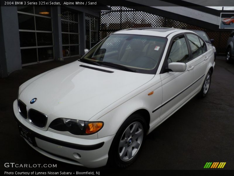 Alpine White / Sand 2004 BMW 3 Series 325xi Sedan