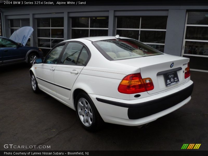 Alpine White / Sand 2004 BMW 3 Series 325xi Sedan