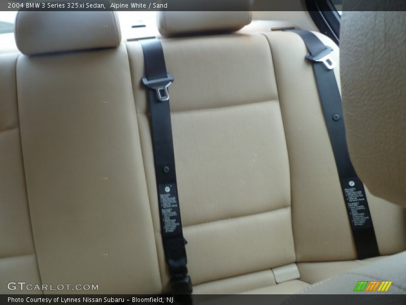 Alpine White / Sand 2004 BMW 3 Series 325xi Sedan