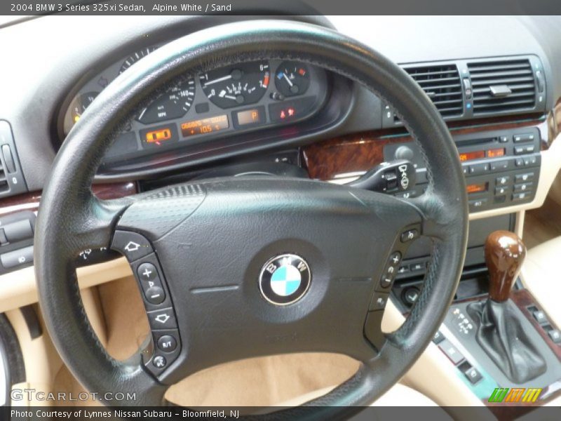 Alpine White / Sand 2004 BMW 3 Series 325xi Sedan