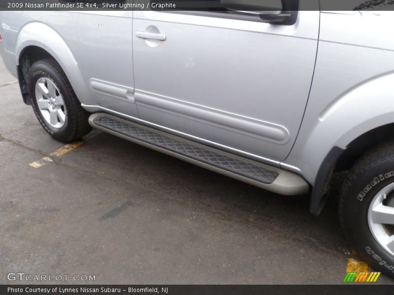 Silver Lightning / Graphite 2009 Nissan Pathfinder SE 4x4