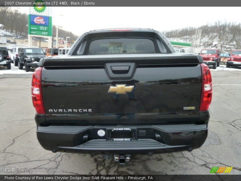 Black / Ebony 2007 Chevrolet Avalanche LTZ 4WD
