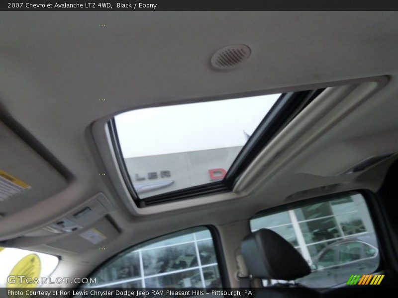 Black / Ebony 2007 Chevrolet Avalanche LTZ 4WD