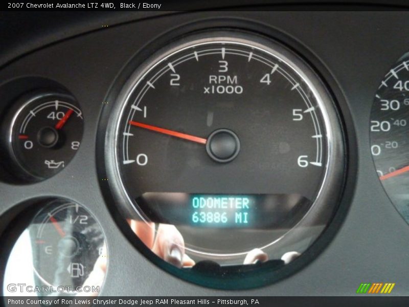 Black / Ebony 2007 Chevrolet Avalanche LTZ 4WD
