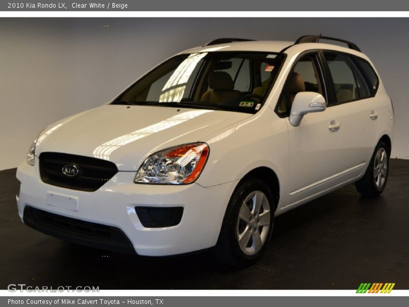 Clear White / Beige 2010 Kia Rondo LX