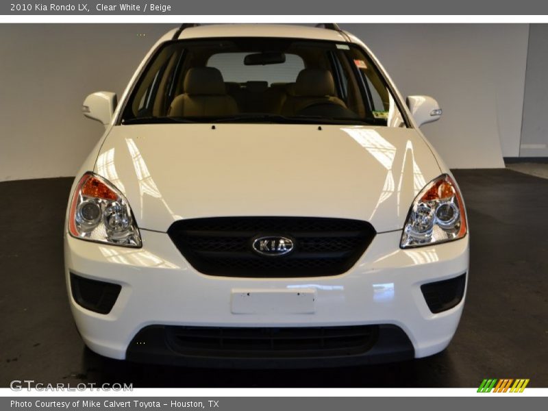 Clear White / Beige 2010 Kia Rondo LX