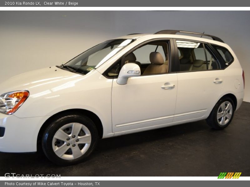 Clear White / Beige 2010 Kia Rondo LX