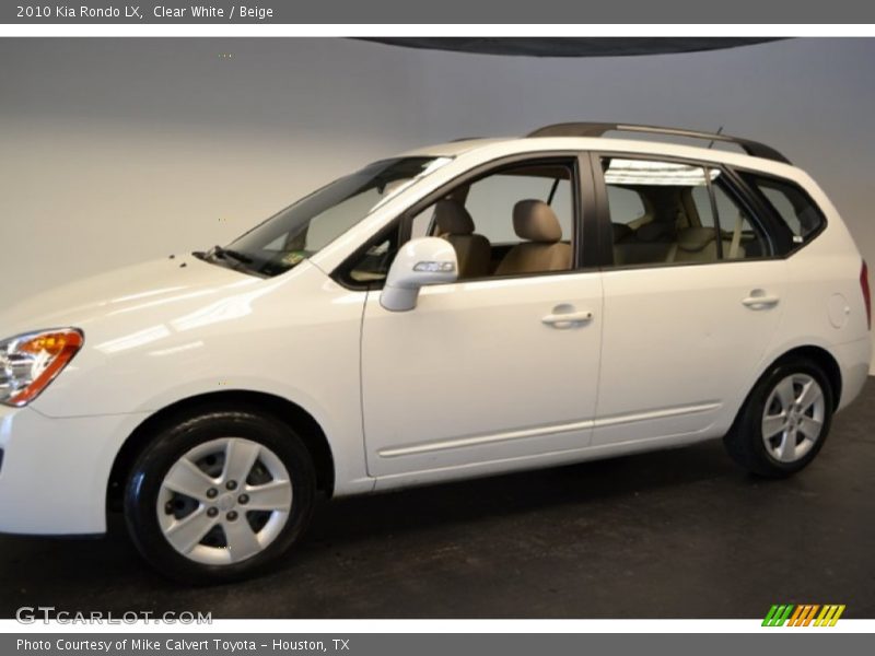 Clear White / Beige 2010 Kia Rondo LX